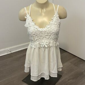 White Crochet Cami Top🤍 NWT 🤍size M